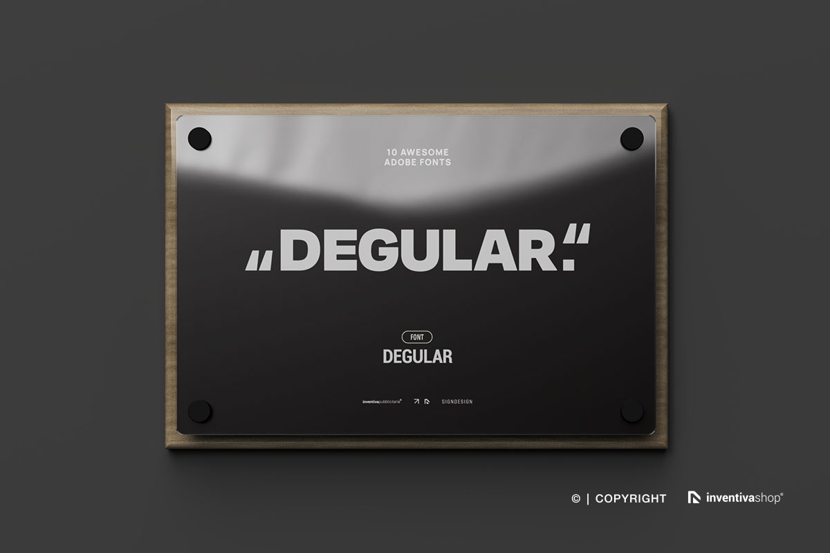 Font Degular su targa professionale DualPlate Wood